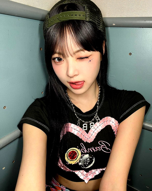 hhh.e_c.v instagram image archive image