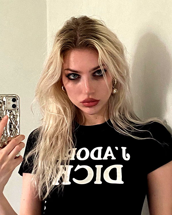 anya4everr instagram image archive image