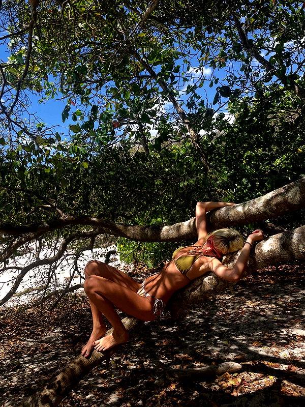 elia.shinar instagram image archive image