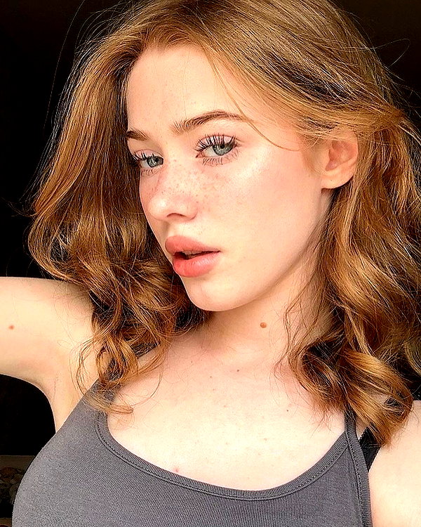 baddiesessence instagram image archive image