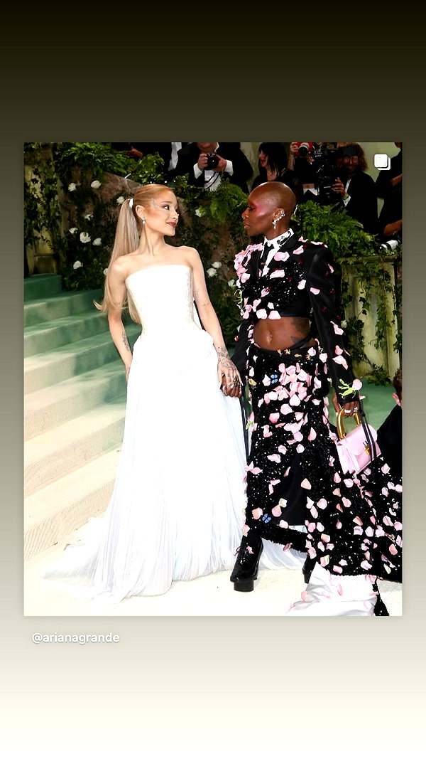 arianagrande instagram image archive image