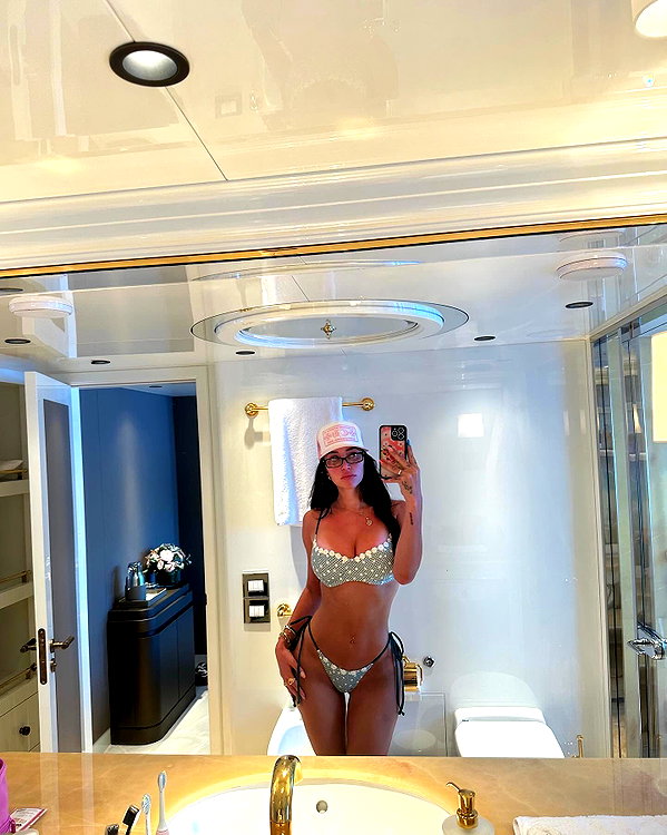 staskaranikolaou instagram image archive image