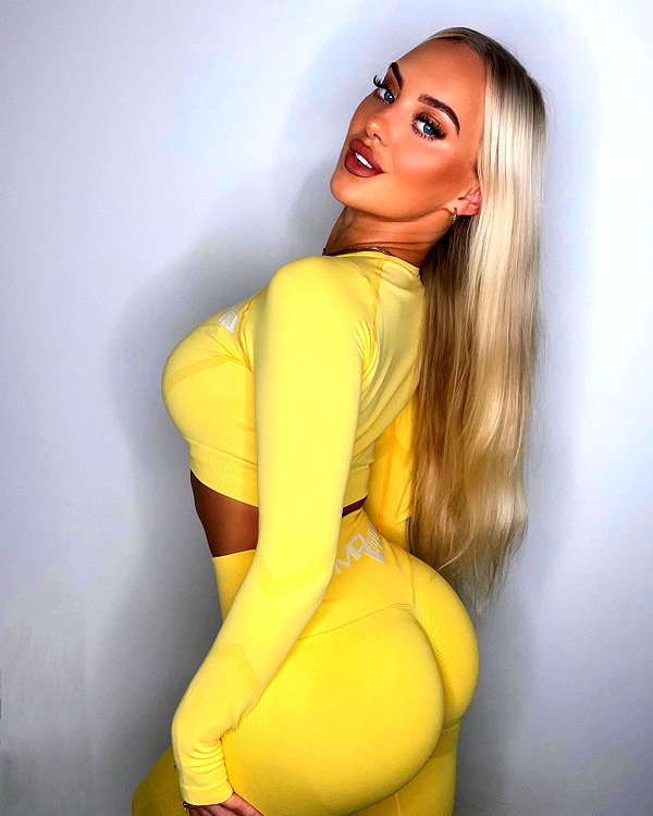 rhiannonbluee instagram image archive image
