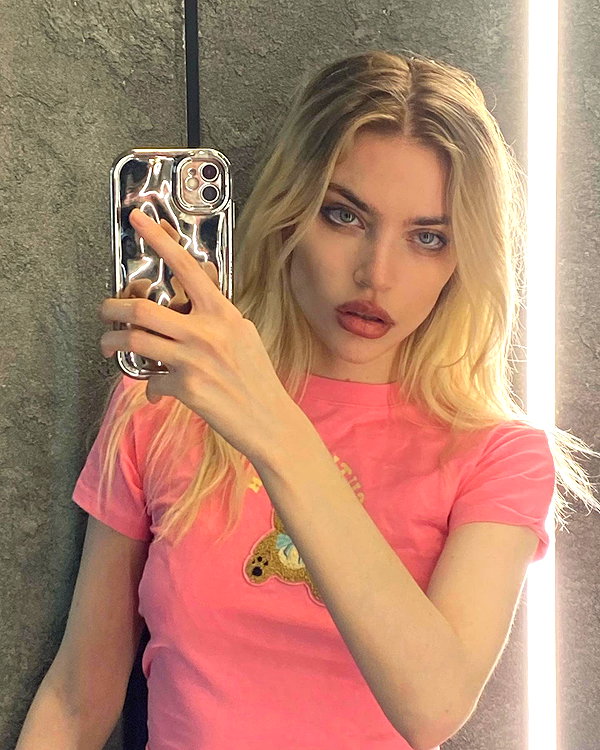 anya4everr instagram image archive image