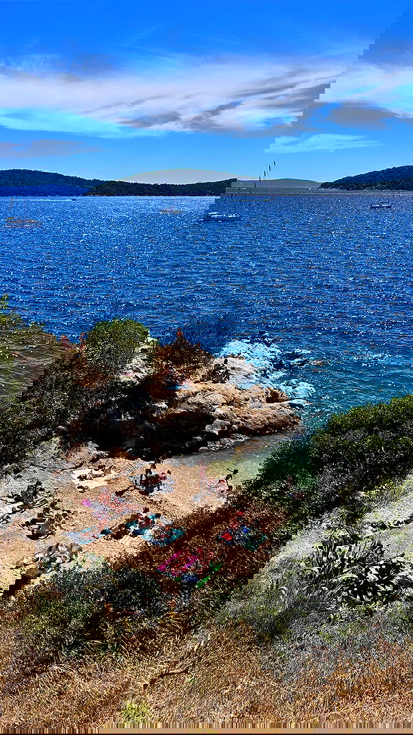 ellamwatts_ ellamwatts_ archive image