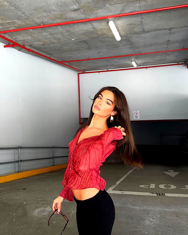 oliviaphillipps instagram image archive image