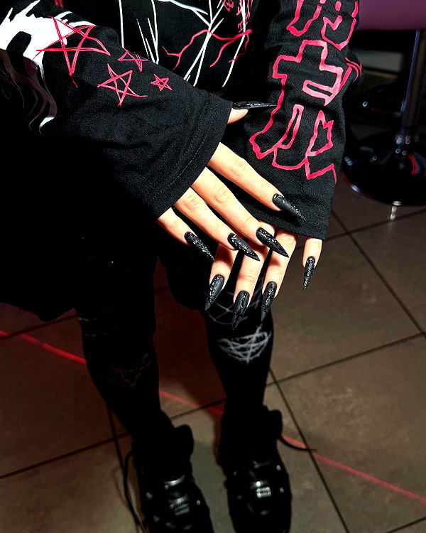 tiny.eviluv instagram image archive image
