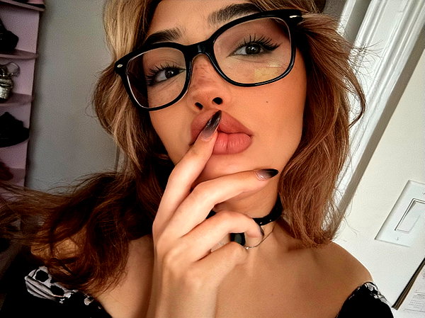 v.qx instagram image archive image