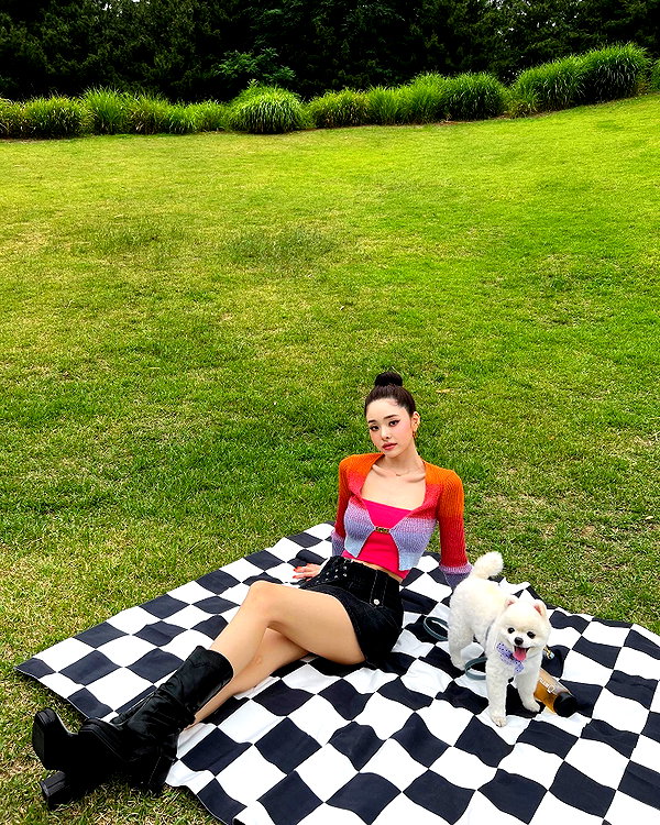dear.zia instagram image archive image