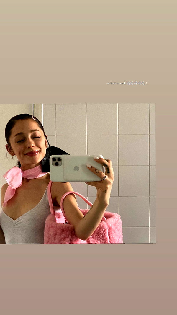 arianagrande instagram image archive image