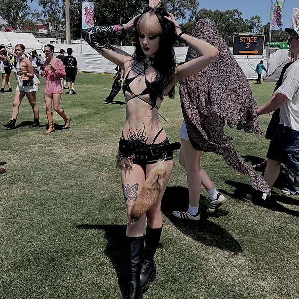 livindeadyaz instagram image archive image