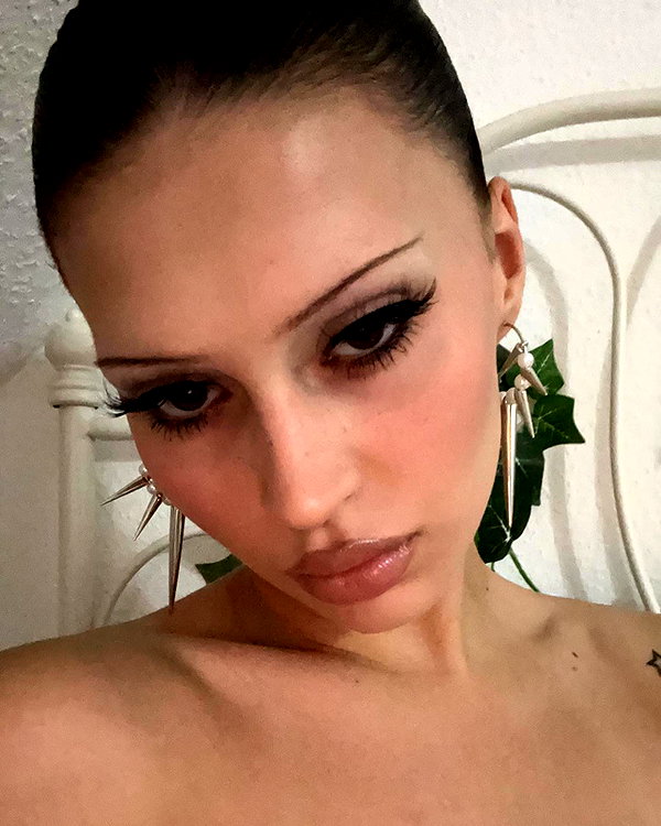 karolinaawasik instagram image archive image