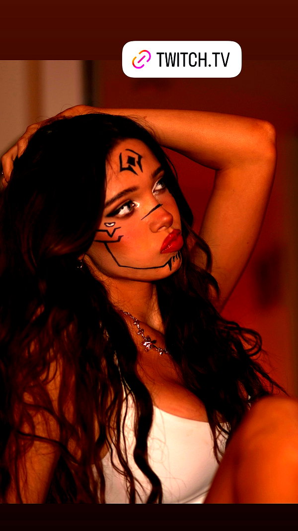 lydiavioletofficial instagram image archive image