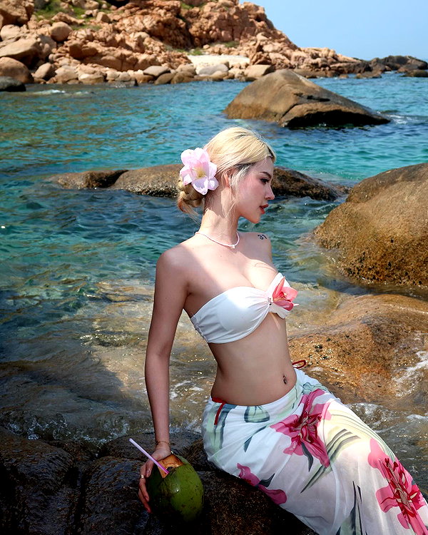 lyhythuedoxinh instagram image archive image