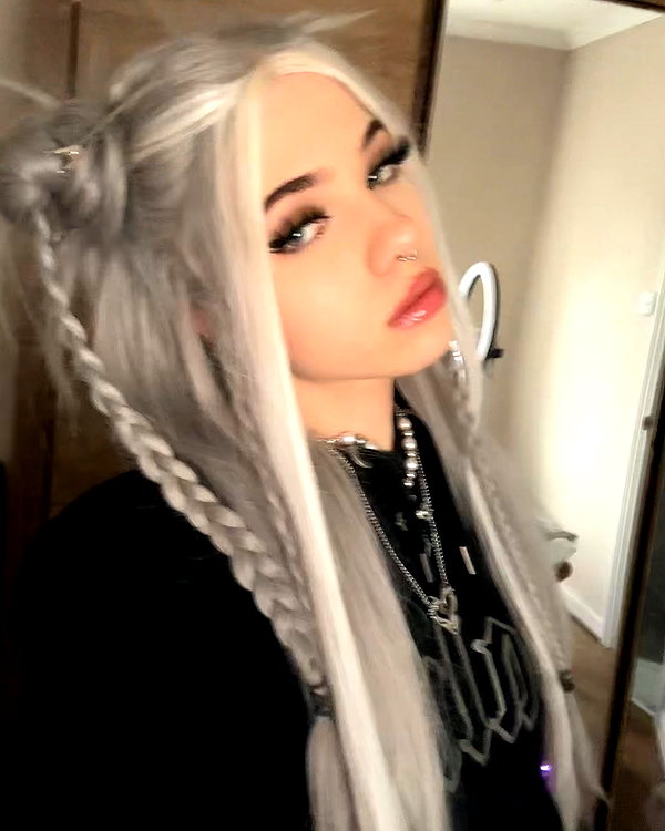 _roniira instagram image archive image