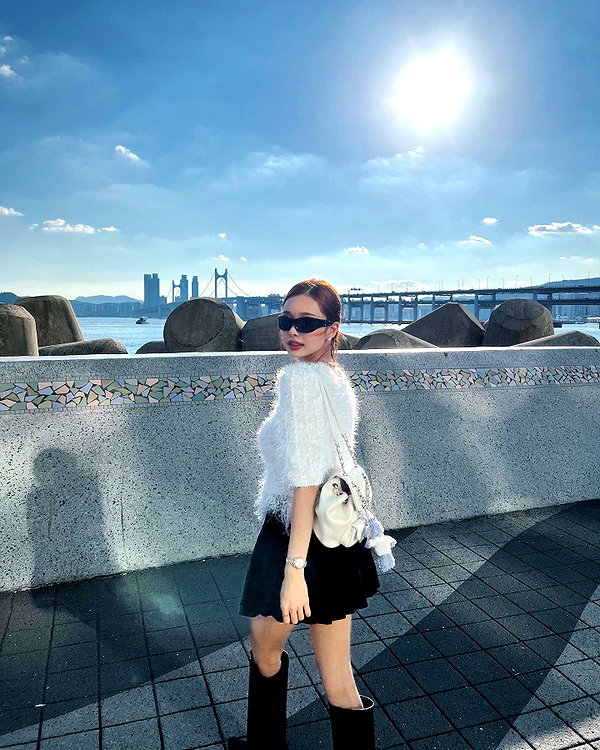 dear.zia instagram image archive image