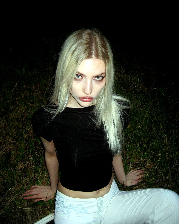 alien.hanna instagram image archive image