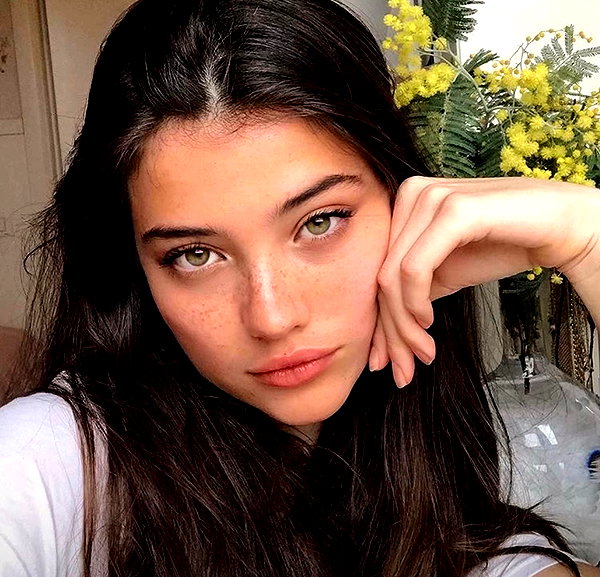 baddiesessence instagram image archive image