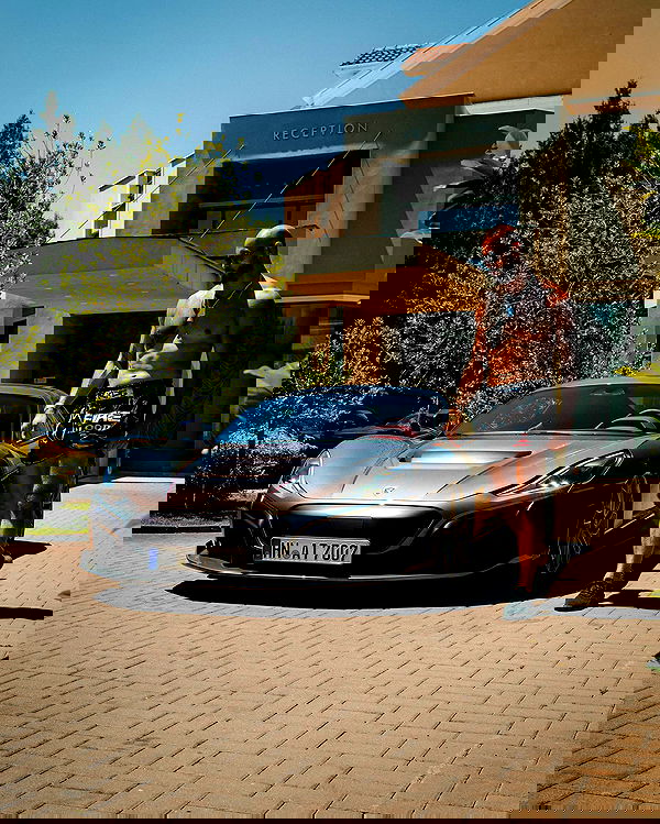 tateauraa tateauraa archive image