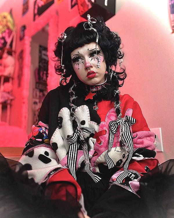 yeahimcaroline instagram image archive image