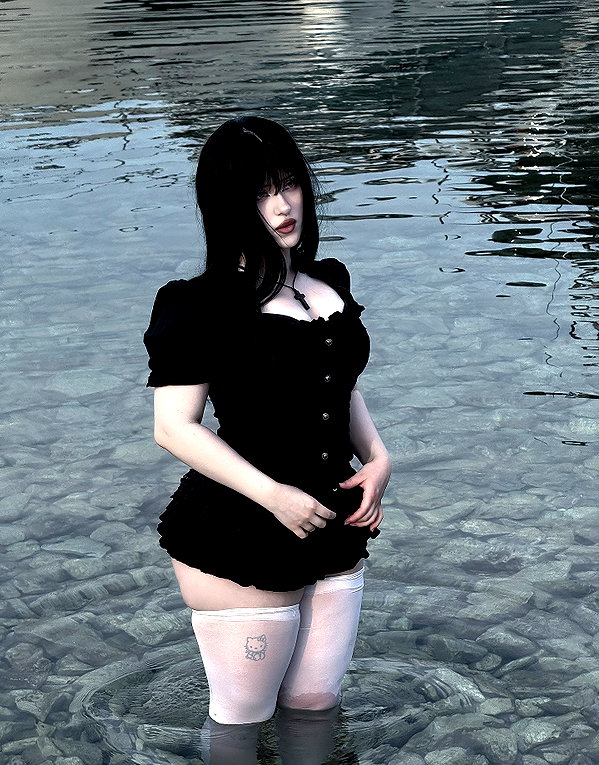 andasrose instagram image archive image