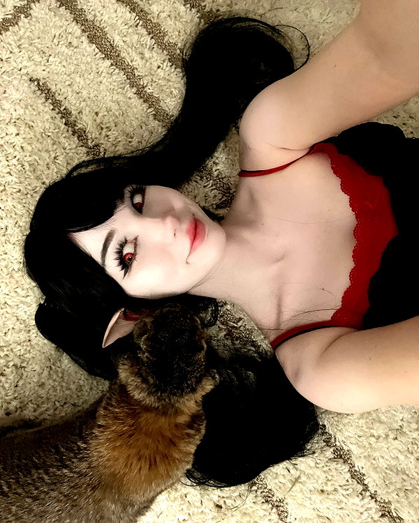 danielle.mercedie instagram image archive image