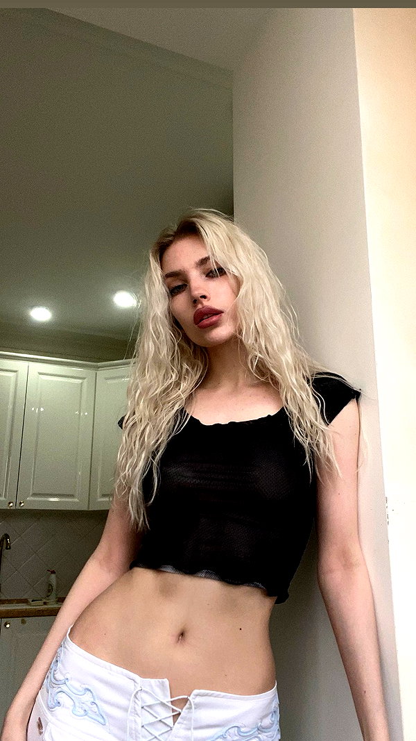 alien.hanna instagram image archive image