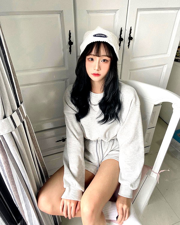 lai_931201 instagram image archive image