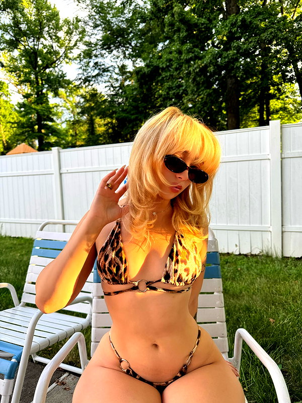 v.qx instagram image archive image