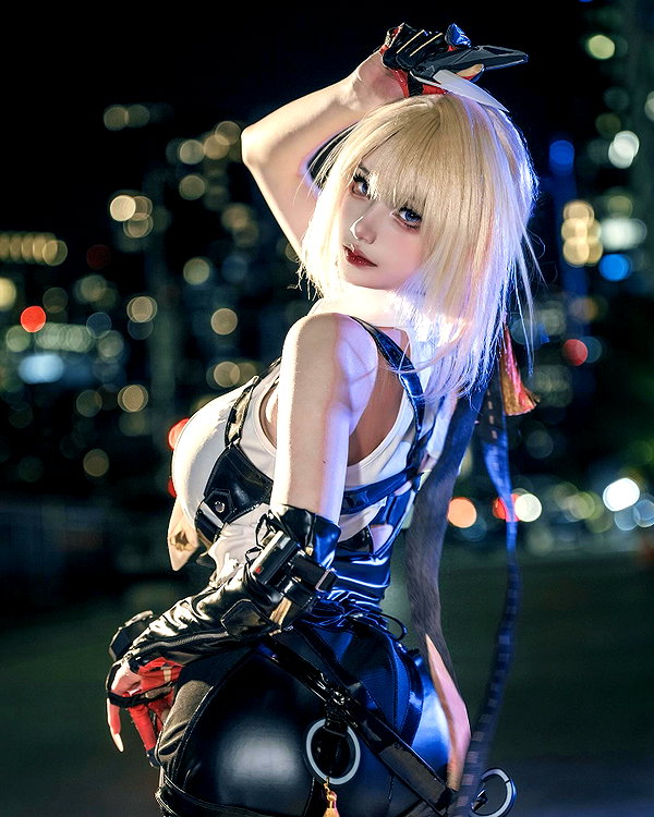 xier_cos instagram image archive image