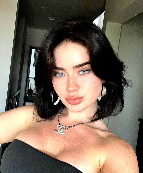 baddiesessence instagram image archive image