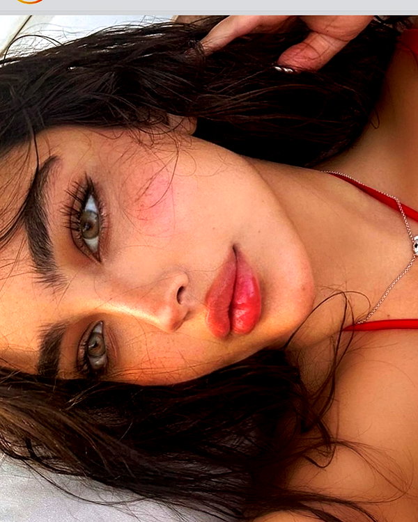 baddiesessence instagram image archive image
