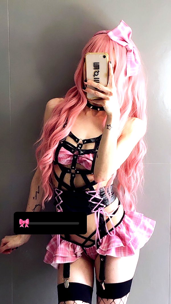roxiechelon2 archive image