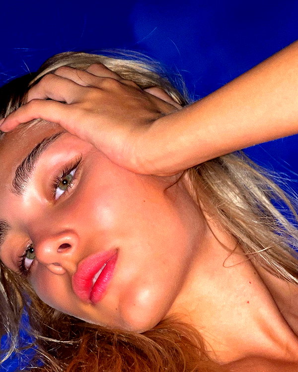 maya.keyy instagram image archive image