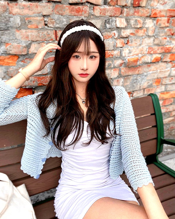 lai_931201 instagram image archive image