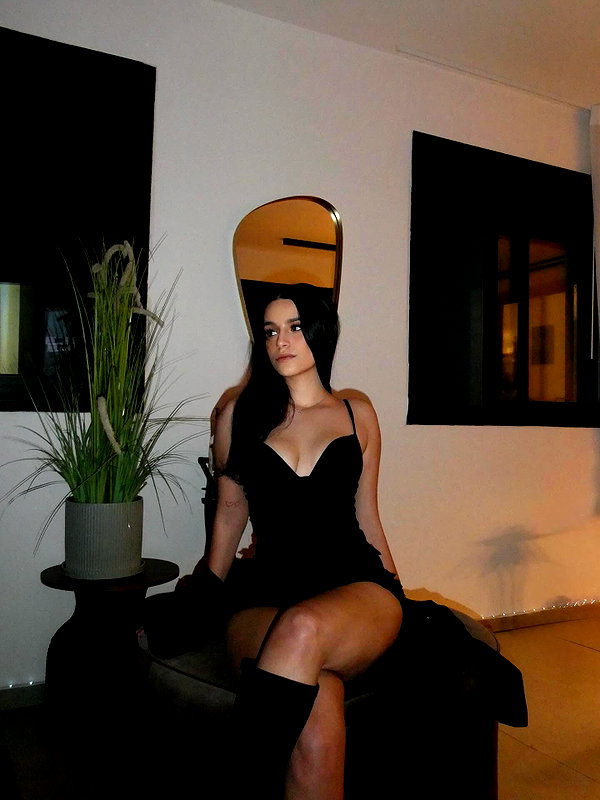 lia.lindner instagram image archive image