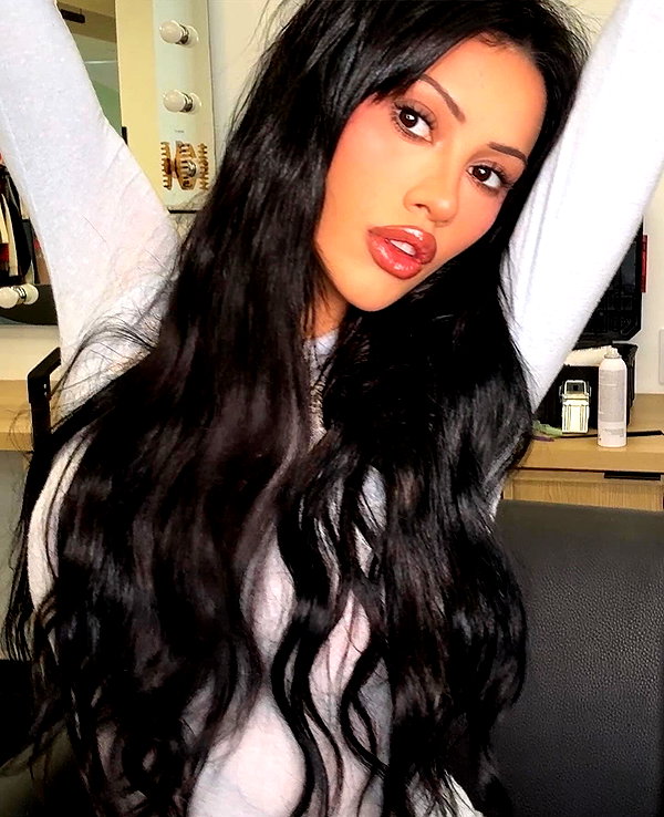 leonanaomii instagram image archive image