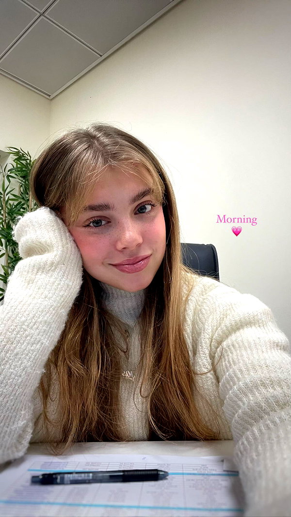 mishel_d_ instagram image archive image