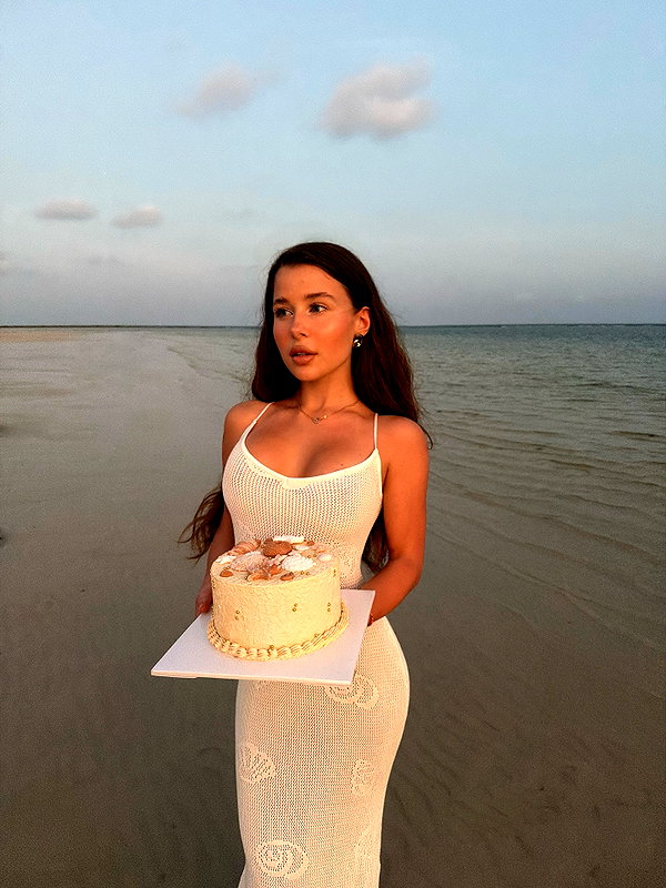 enikeeva_aliya instagram image archive image