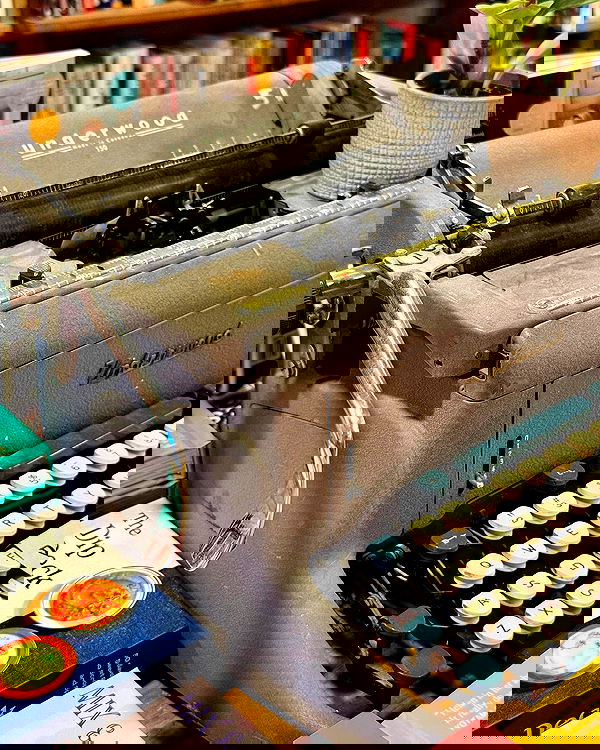 giuliahere giuliahere archive image