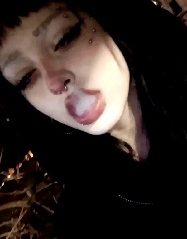chica.niebla instagram image archive image