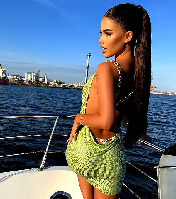 leahhalton instagram image archive image