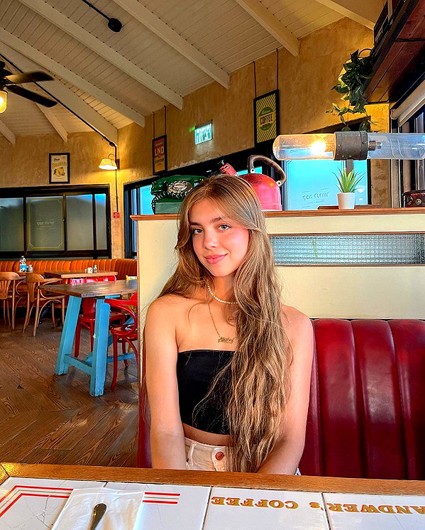 mishel_d_ instagram image archive image