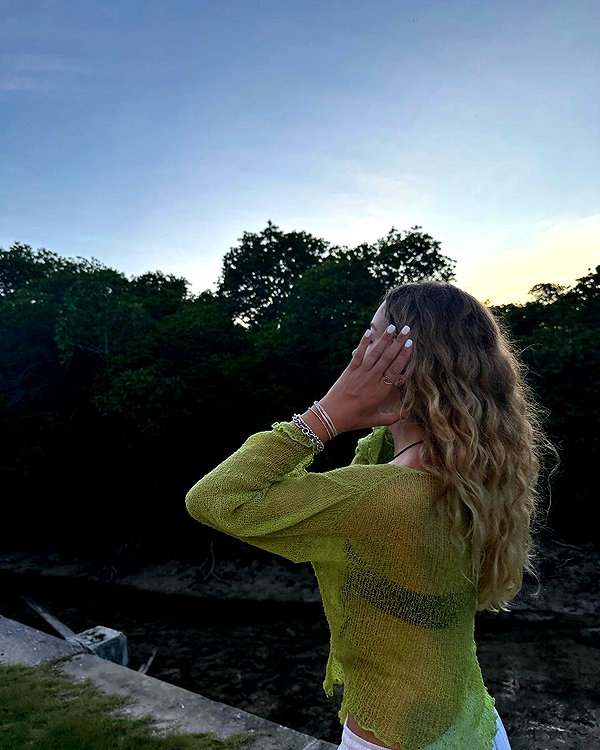 cait.knight instagram image archive image