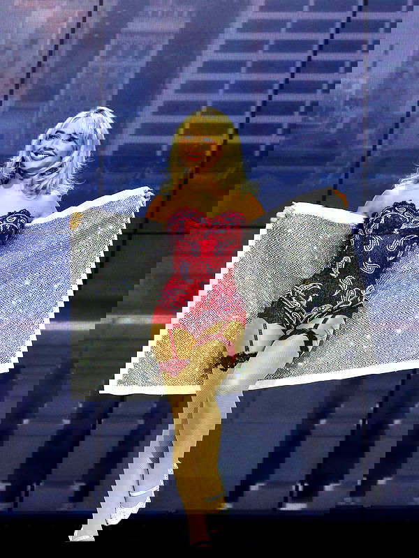 sabrinacarpenter sabrinacarpenter archive image