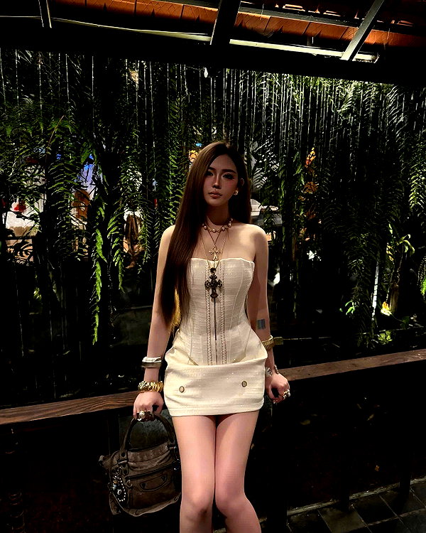 lyhythuedoxinh instagram image archive image