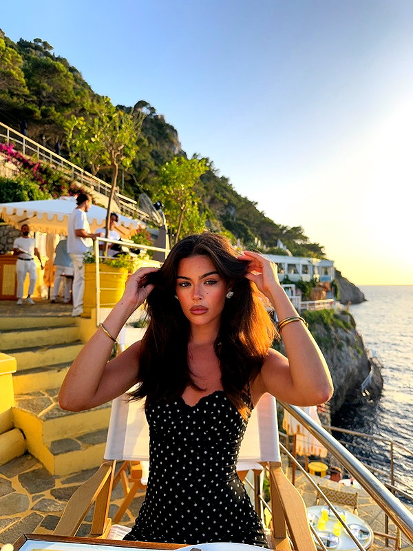 oliviaphillipps instagram image archive image