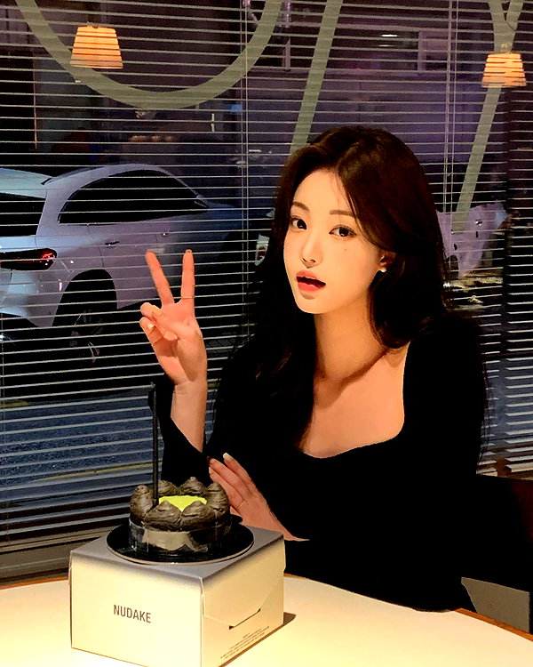 daxbin instagram image archive image