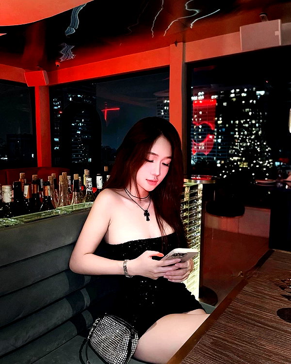 lyhythuedoxinh instagram image archive image