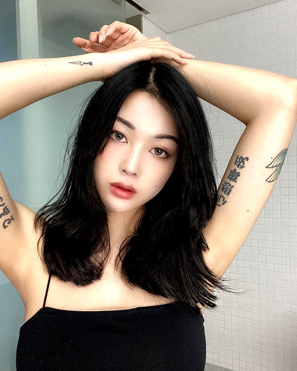 emily.ghoul instagram image archive image